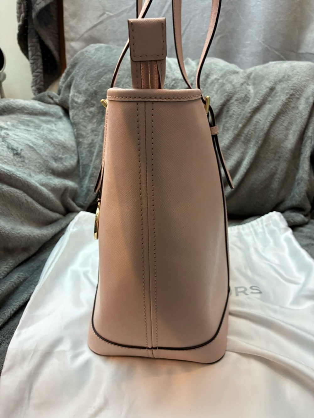 Michael Kors Blush Saffiano Leather Tote with Gold Hardware - Picture 4 of 8